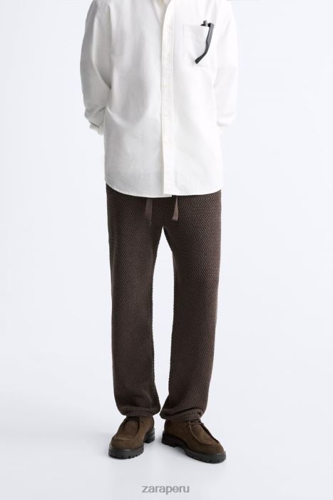 Zara hombres pantalones con textura de crochet BDP8J959 ropa chocolate