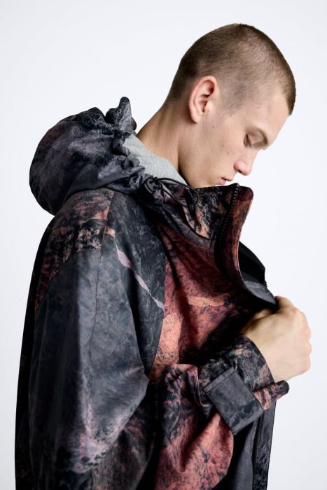 Zara hombres chaqueta técnica con estampado abstracto BDP8J1105 ropa multicolor