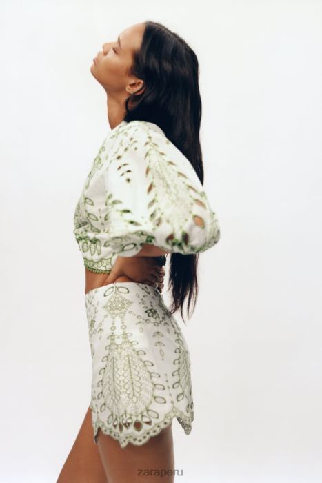 Zara mujer pantalones cortos bordados BDP8J576 ropa verde/crudo