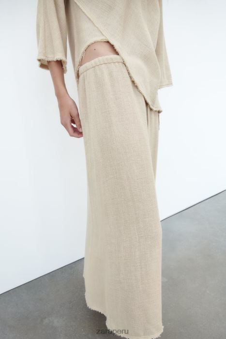 Zara mujer falda con textura rústica BDP8J708 ropa arena
