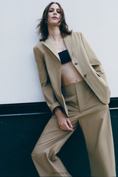 Zara mujer blazer con bolsillos de corte recto BDP8J915 ropa caqui claro