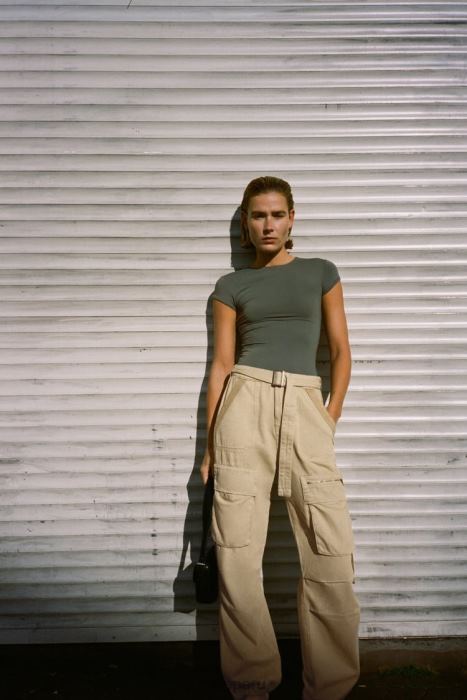 Zara mujer camiseta de poliamida BDP8J475 ropa caqui