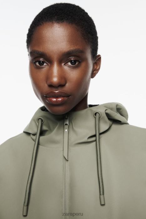Zara mujer impermeable de goma con capucha BDP8J109 ropa caqui